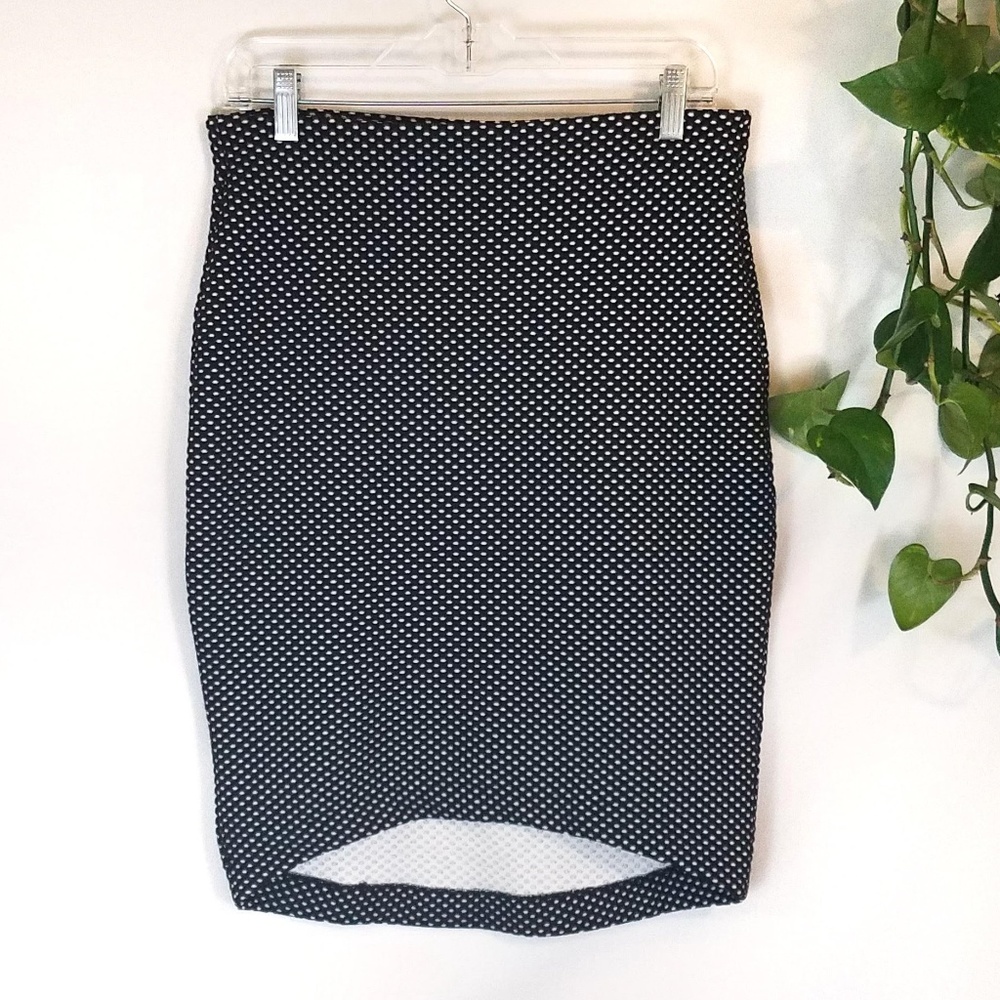 **SOLD** H&M Black & White Polka Dot Knee Skirt